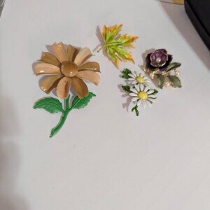1960s Enameled Flowers Brooches Lot Rare and Impressive Daisy*Brownish Flower*